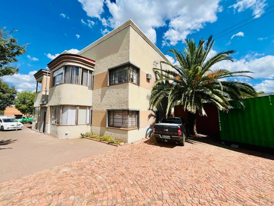 9 Bedroom Property for Sale in Bloemfontein Free State